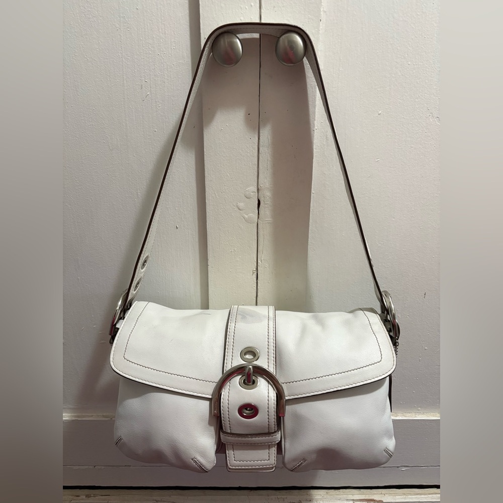 Vintage Coach Y2K White Leather Shoulder Bag #L05S-9434